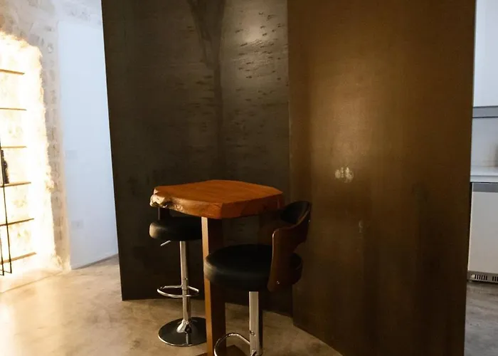 Zora Loft&essence מנפרדוניה